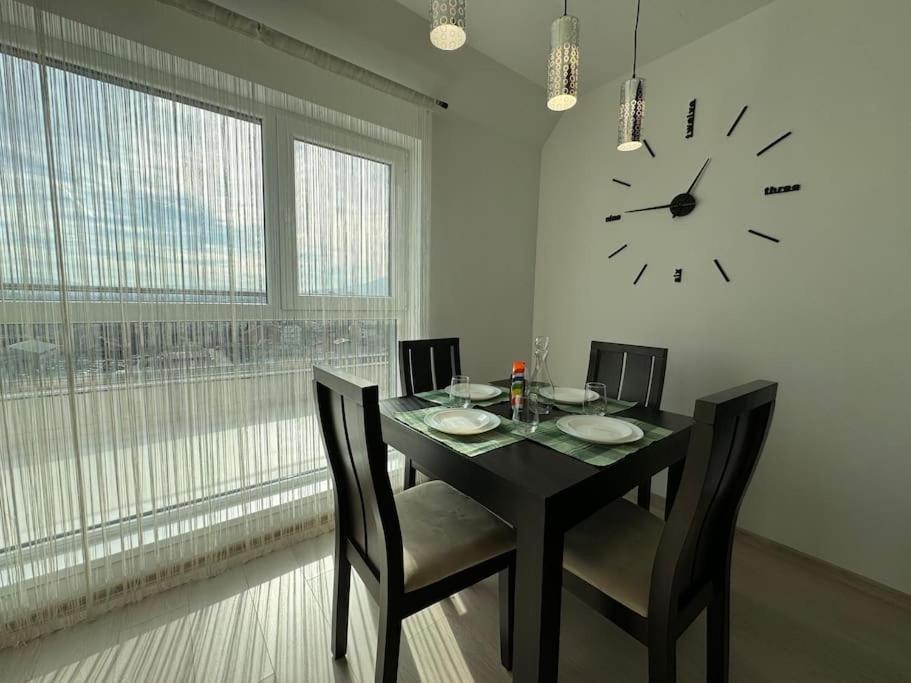 Apartment Panoramic View Near Airport *