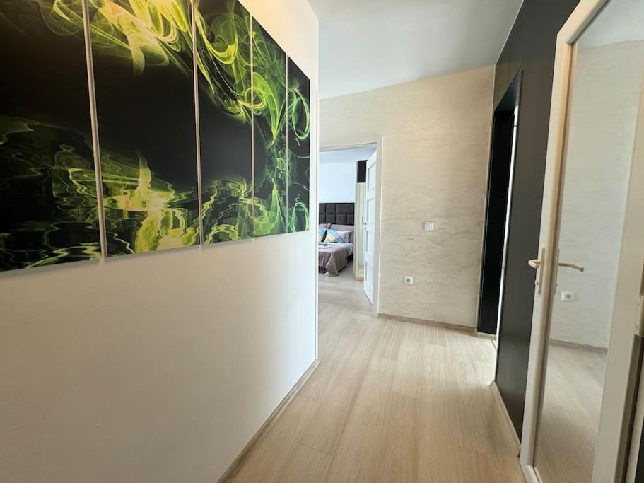 Apartment Panoramic View Near Airport *